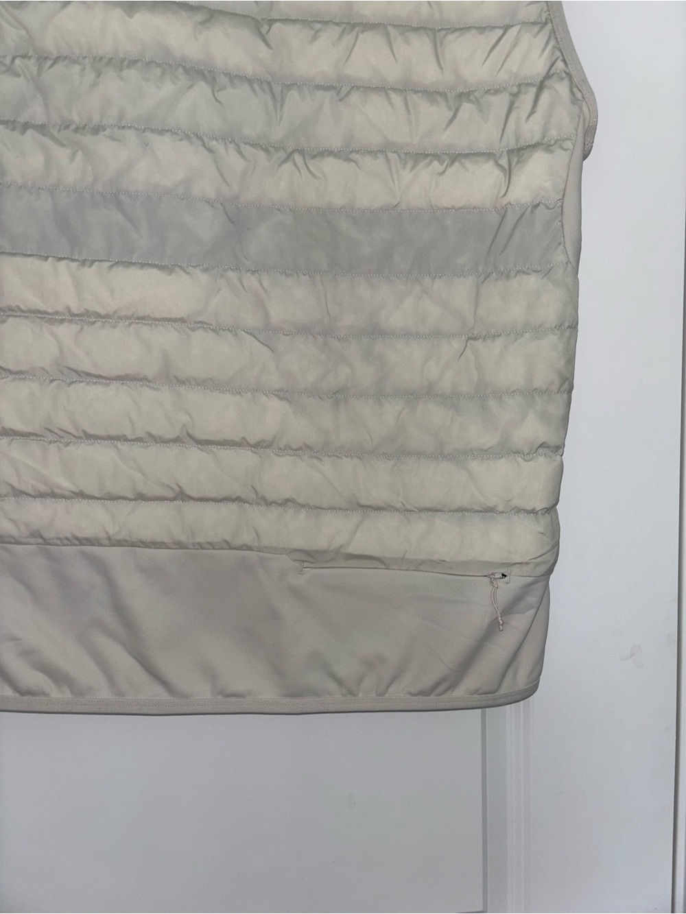 Lululemon Men's Lightweight Quilted Vest - Cream - Picture 6 of 7
